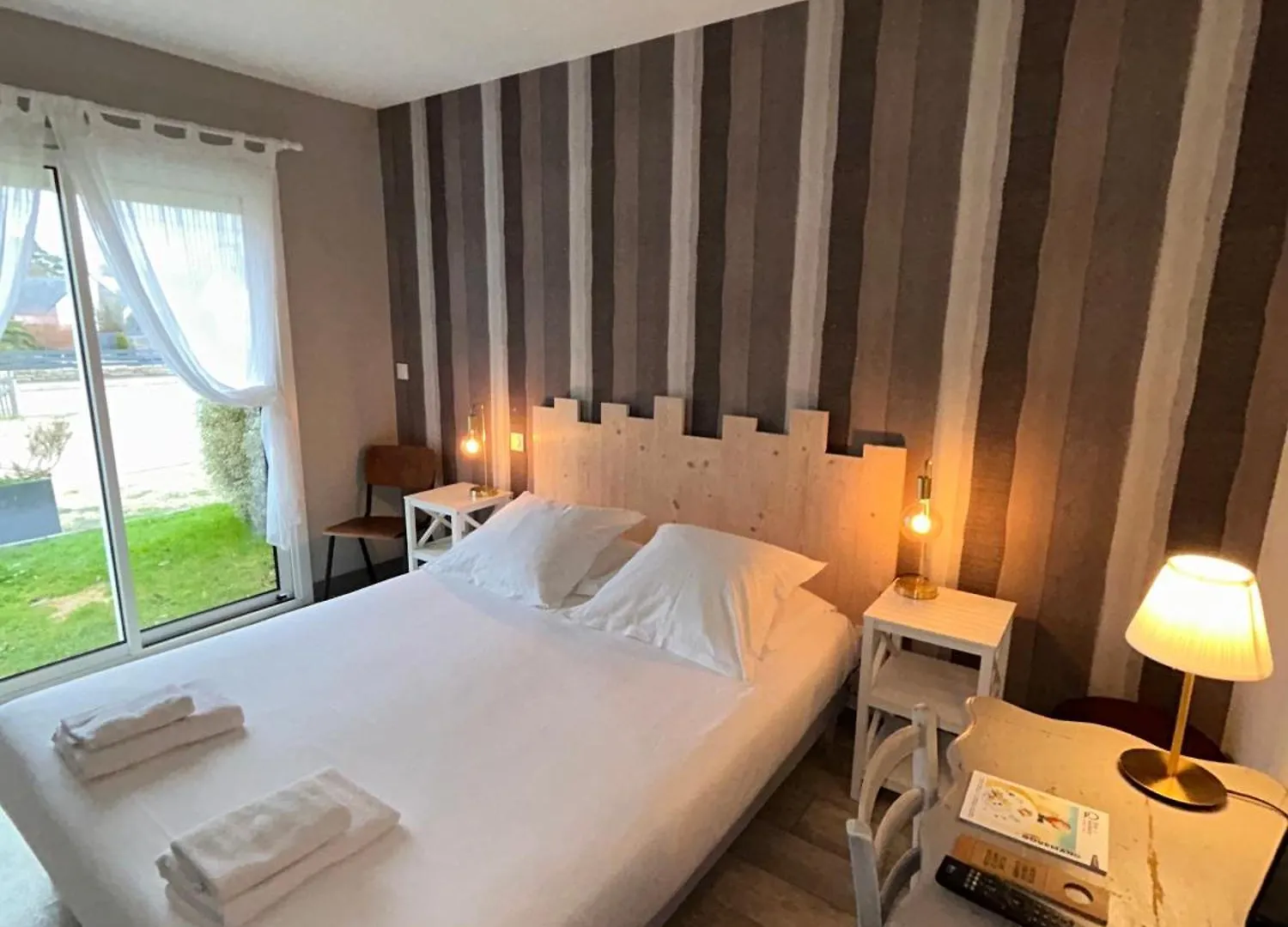 Hotel Restaurant La Voile Bleue France